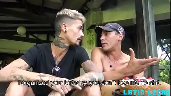 Latinos novinhos na suruba