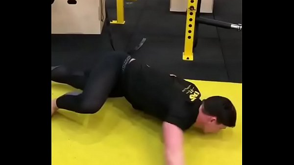 Nalgon ejercitandose 1.