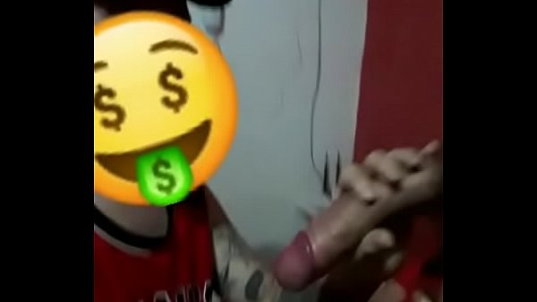 Maconheiro dotado me botou pra mamar a vara dele 15 sec