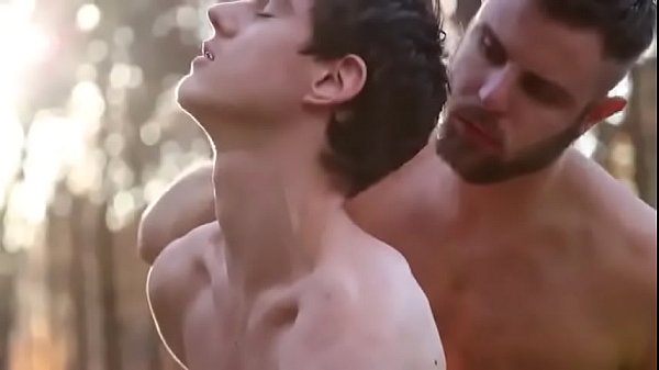 Giant daddy barebacks twink in the woods