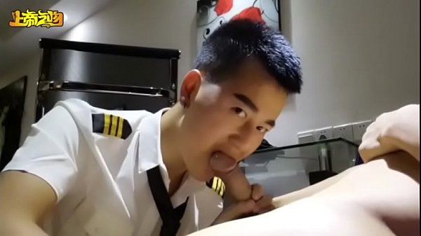 China Pilot Having Blowjob In Hotel