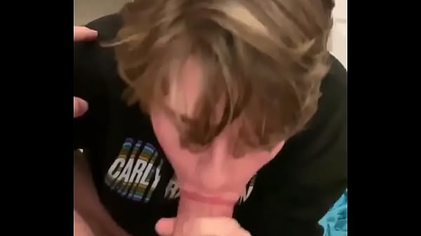 MAMADA A MI AMIGO HETERO