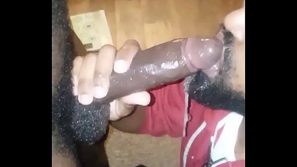 Chupando até ganhar leitinho na boca