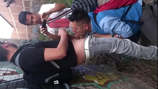 Cruising en terreno abandonado.