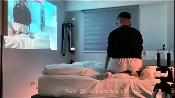 台灣男孩和好友做愛玩樂017