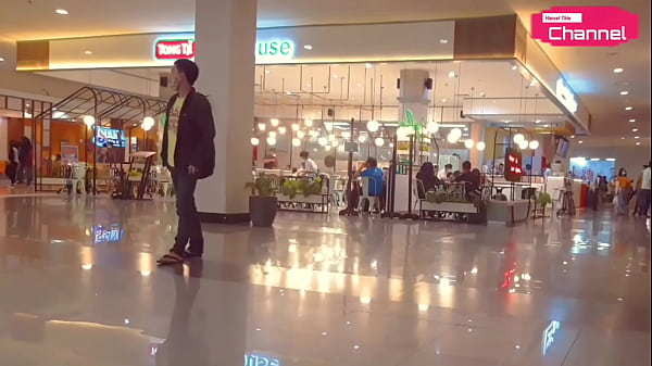[Hansel Thio Channel] Public Area – I Walk Around At Mall And Buy An Ice Cream Then Show The Sweet Lick Part 1