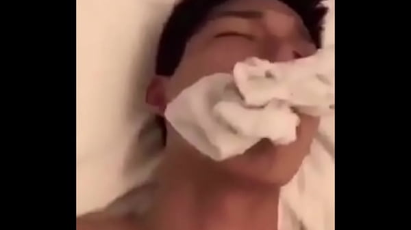 Trai đẹp bị “vong nhập”