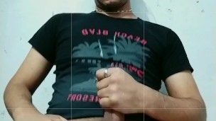 Argentino Lecheando despues de ser Cojido