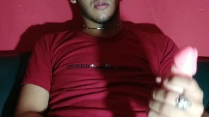 Barbero Argentino Lechea un dildo