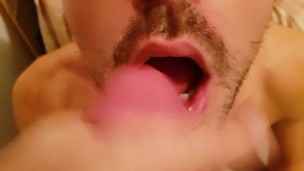 I get a good blowjob from a guy – i cum in his mouth