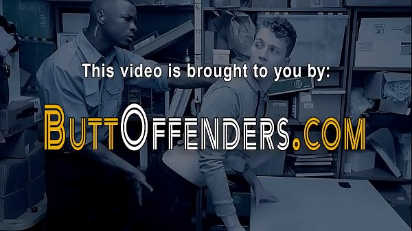 Latin shoplifter blows