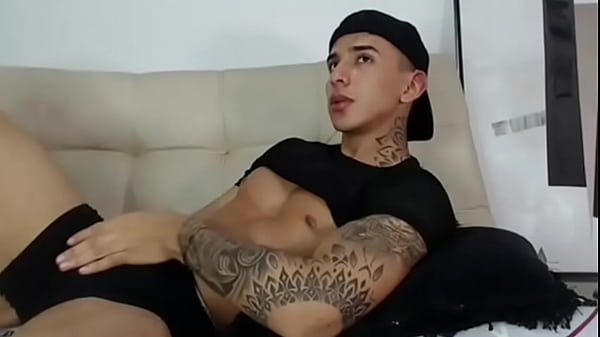 Очень красивый парень