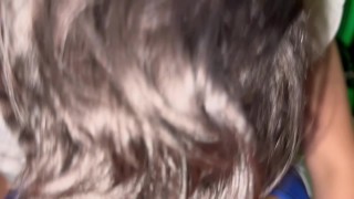 Hermoso twink pasivo sumiso le chupa la verga a hetero curioso vergon y se traga el semen creampie