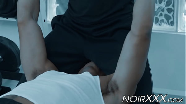 Black homo Zario Travezz ass fucked by Latin Mateo Fernandez