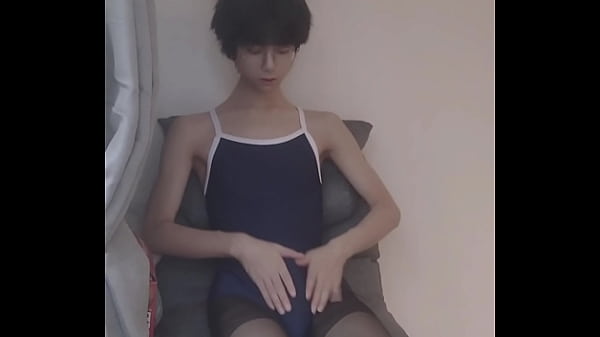 Dad is not at home, cute 18 year old stepson masturbates with his asshole