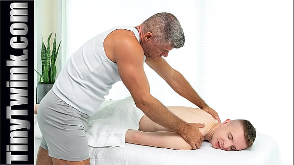 This Pocket Gay Has Got Great Muscle Definition and A Cute Face – Tinytwink