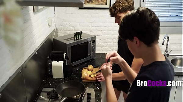 Tortilla Excuse To Tangle With Twink Step Bro