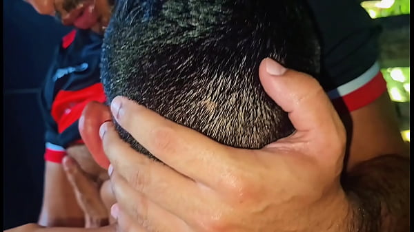 Twink Brasileiro saboroso é fodido pelos amigos depois da partida de futebol – FULL Sheer.