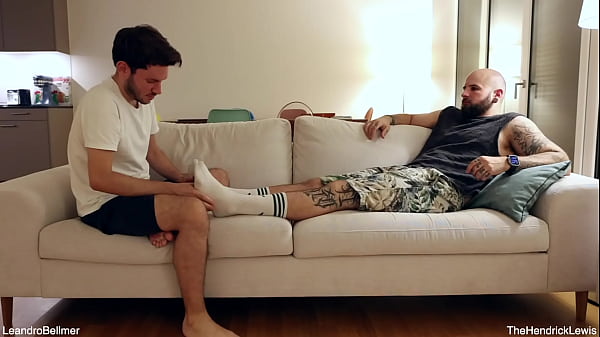 Massaging my friend’s feet and legs until he gets boner… so gay…