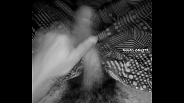 aproveitei que tava sozinho em casa pra bater punheta