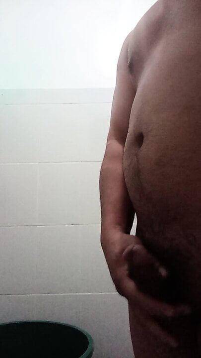 Asian Jakol in the toilet