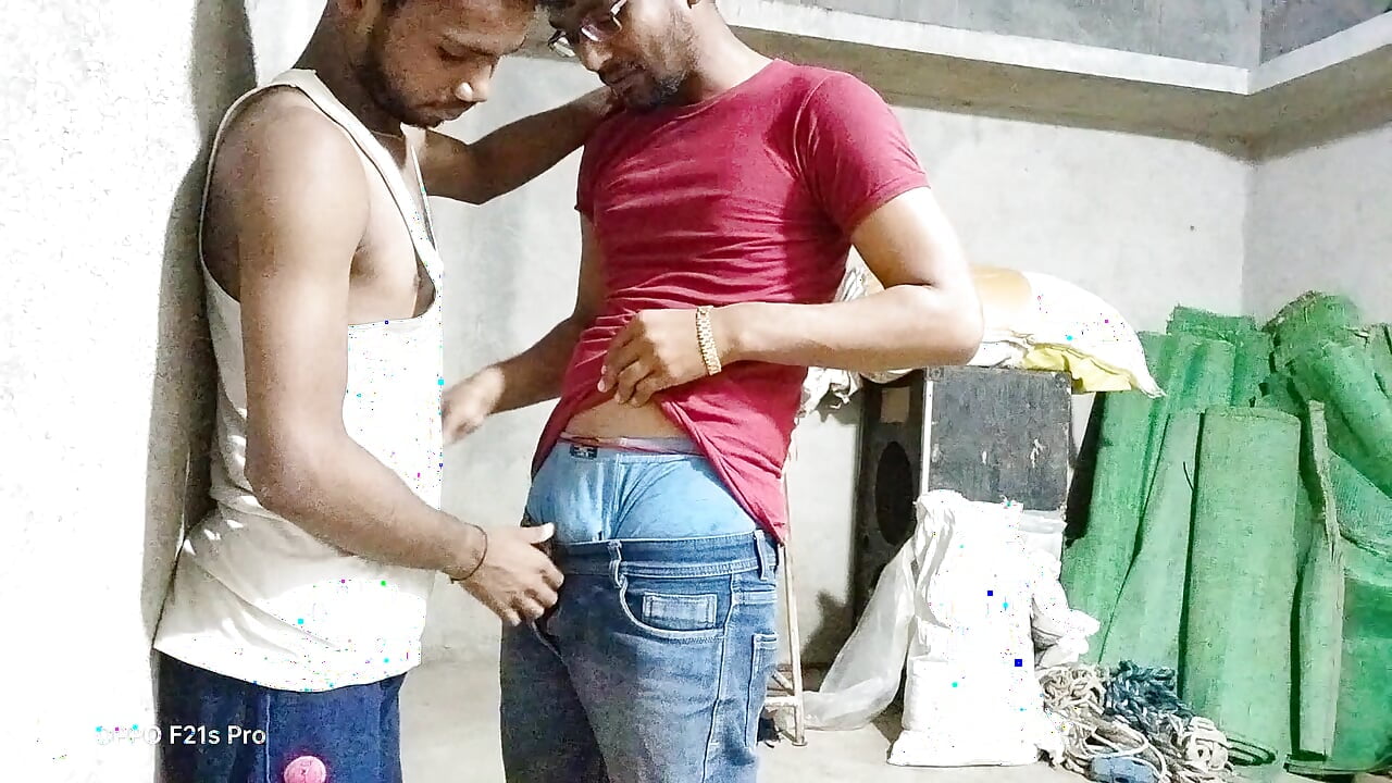 Indian Students College Boy And Teacher boy Fucking Movie In Poor Room -Desi Gay Movie
