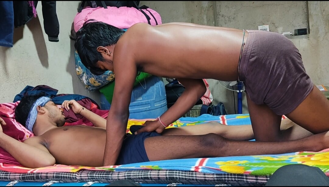 Indian Threesome – Coming Collage Boys Trip and Threesome Youngest Boys Romance Hotels Room Midnight – Gay Movie in Hindi