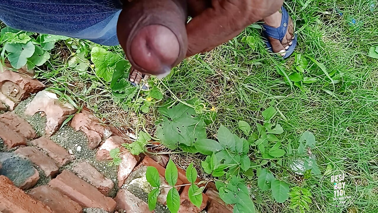 Out door cum shot and piss Indian Boy jerking Star Ankit wanking Desiboy1101 porn videos