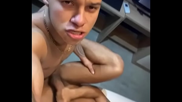 Aguentei 23cm do Pauzão do meu Amigo