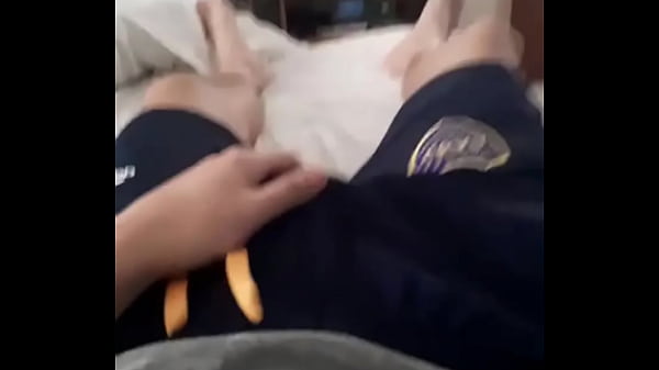 Me la chupa mi padrastro cuando mi mamá no esta en casa