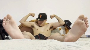 Verbal Aggressive Dom / Blowjob Roleplay / Feet Showoff – SexySaggerYo