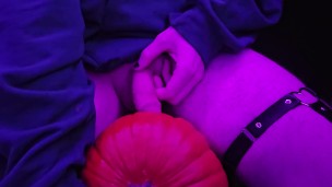 BREAKING NEWS | TWINK FUCKS PUNPKIN AND CUMS ON MONITOR