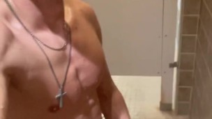 Caught CUMMING in a busy gym😳💦