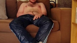 Topless Adidas calsurf wank