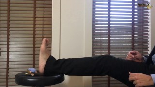 AN UNEXPECTED FRIENDSHIP – MY TINY FOOT WORSHIPER – MANLYFOOT – MACROPHILIA- FOOT FETISH 🦶